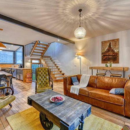 サン＝ドニ Chic And Vintage House With Gardenヴィラ エクステリア 写真